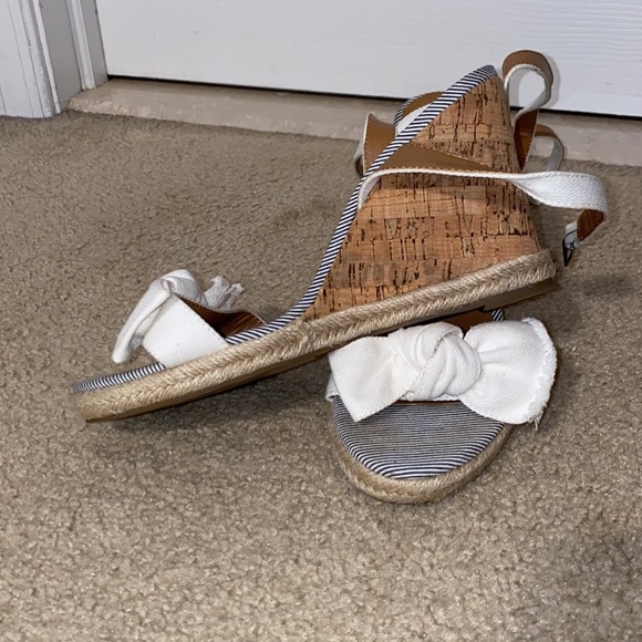 Woman’s sandals - Picture 3 of 4